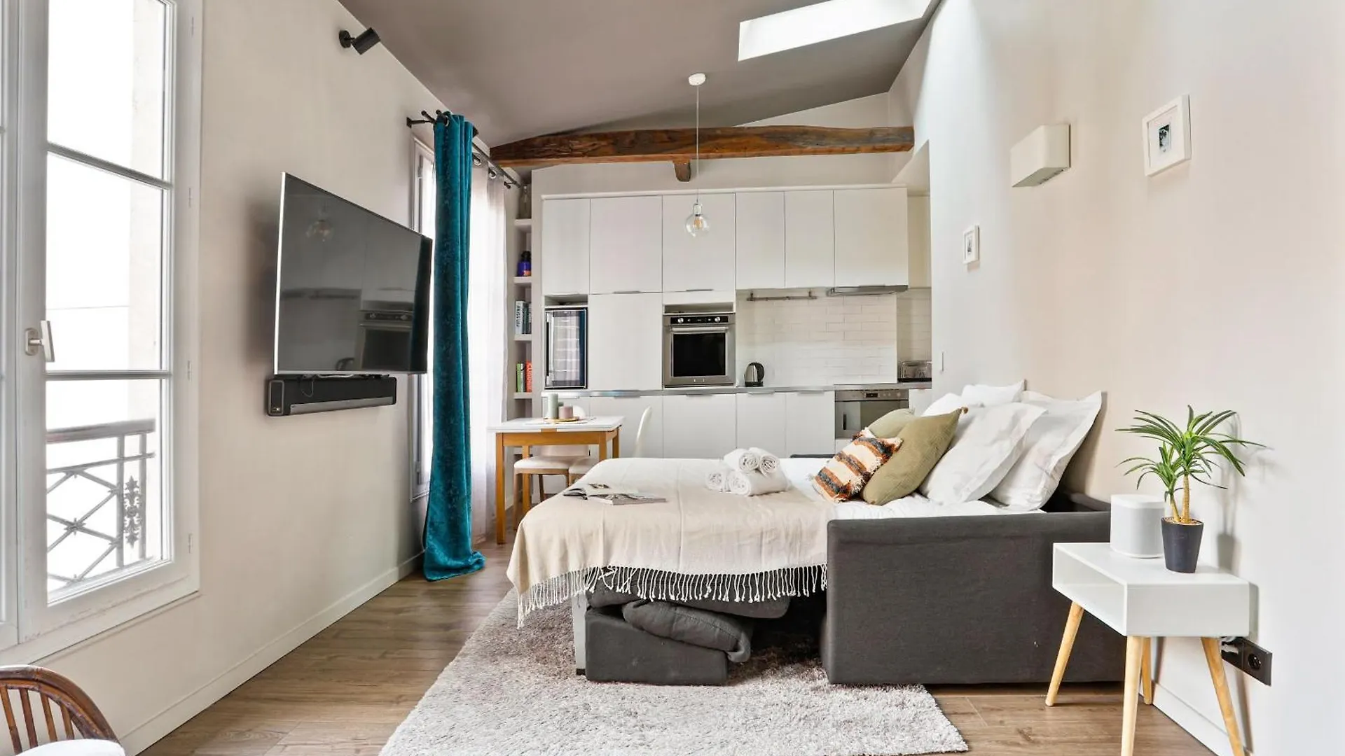 Apartment Eiffel Tower & Champ De Mars - 1br - Cityapartmentstay Paris