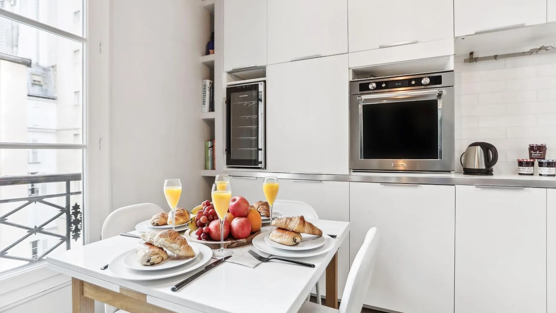 Eiffel Tower & Champ De Mars - 1br - Cityapartmentstay * Paris