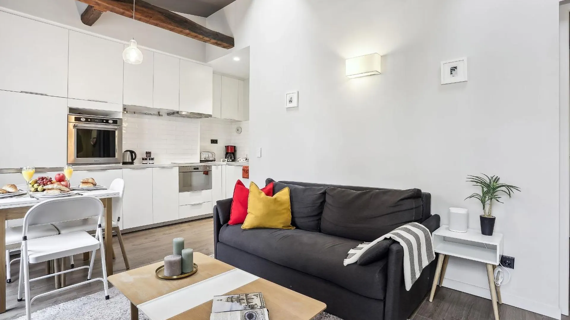 Eiffel Tower & Champ De Mars - 1br - Cityapartmentstay Apartment *